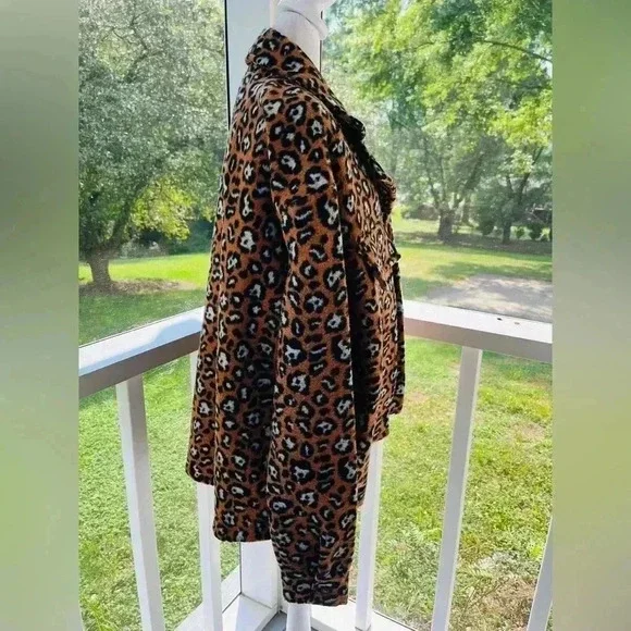 Simply Southern animal print shacket large - Picture 4 of 8